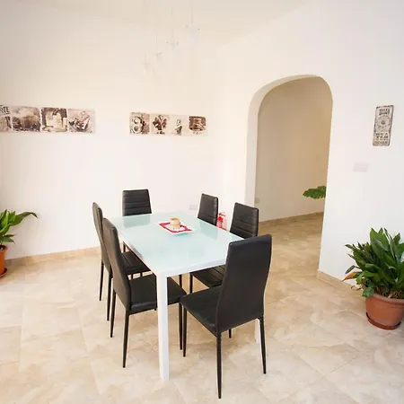 Miki's House Gozo Homestay *